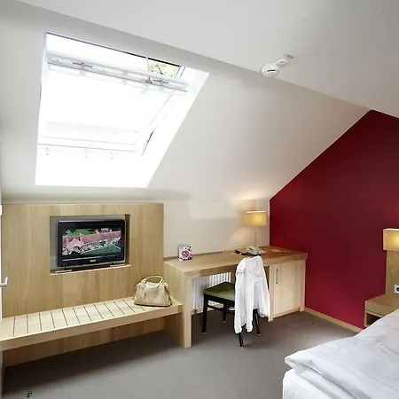 מלון Falken ממינגן